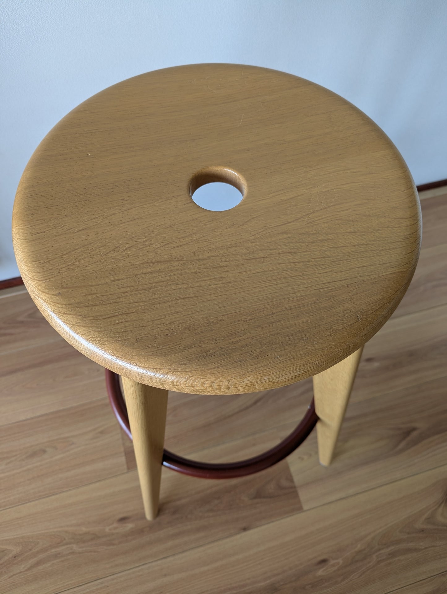 Vitra “Tabouret Haut” Barkruk – Prouvé Edition 2002 – Naturel Eiken